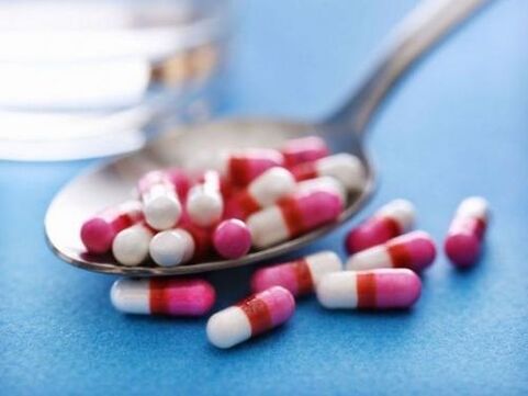 El tratamiento de la osteocondrosis no está completo sin la prescripción de varios medicamentos.
